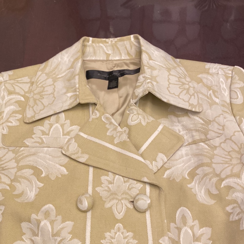 Pale yellow green brocade blazer. Size 14. - Picture 4 of 12
